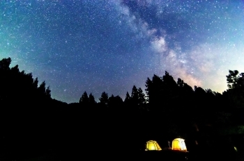 お天気が良い日は満天の星空が見られます。「天蓋 Camp Site」