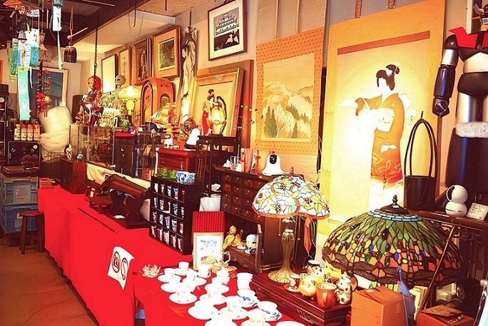 「骨董品買取・販売のアートギャラリー本陣」矢掛町で骨董品の買取（出張）と販売をしています