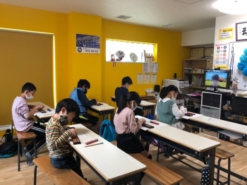 楽しいだけではなく、しっかり集中するメリハリのある教室です！「龍花塾」