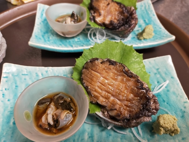 鮑を肝醤油で。「小樽産雲丹を激安で。」