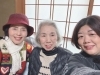 左の方から80代、70代、私50代。施術前は疲労顔「本日ギフレシ会でした!あーーメンテナンスって大事だわ。新学期という新しいスタートの人もいつも通りの人も新生活に間に合わなくても大丈夫。勢いでスタートしてみてそのあと「はぁ~~」と疲れることもありますのでメンテナンスしに来ませんか?」