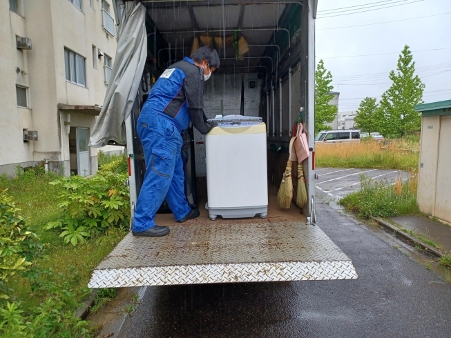 「福島市野田町に家電リサイクルの収集で伺いました！【適正価格と丁寧施工が理念の地元プロフェッショナル集団　みんくら】」