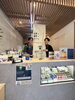 明るく綺麗な店内とスタッフさん　「こめどりーみんぐ　西船橋駅北口　アンティークDEN」