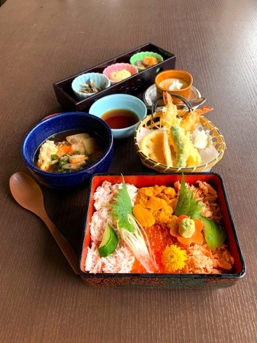 寿司「ゴールデンウィークは松研でお食事　旬の新鮮魚介、メニュー豊富にご用意しています」
