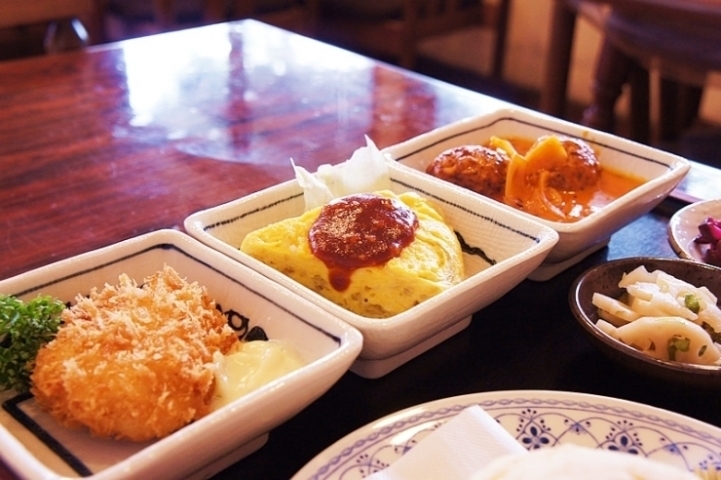 レストランあけぼの で小鉢が並ぶ日替わり洋食ランチ 京成津田沼駅 習志野 津田沼のおすすめランチ特集 まいぷれ 習志野市 レストランあけぼの で小鉢が並ぶ日替わり洋食ランチ 京成津田沼駅 習志野 津田沼のおすすめランチ特集 まいぷれ 習志野市
