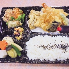 特製弁当（茶碗蒸しサービス）