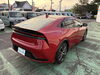 「トヨタ プリウスの鮮やかなレッドボディと充実の機能装備・大容量ラゲッジをご紹介」