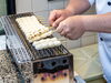 ご注文から焼き始めます「大和八木駅前　春の行楽のお供に！みたらしだんご」