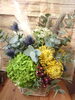 個性的なお花のアレンジメント「スモーキーCOLORのお花や個性的なワイルドフラワー、ドライフラワーをMIXしたフラワーアレンジメント」