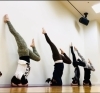 皆でポーズをとるのも楽しいです。「sae.yoga」