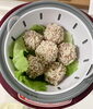 「笑顔も膨らむ！コンパクトな餅つき機で団らんのひと時を」