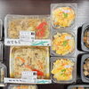 山菜おこわ、焼きそば、高野豆腐の卵とじ「【西大寺・春の味】アーモンドの花が咲きました🌸 脂ののった「サバの煮付」＆春香る「山菜おこわ」♪」
