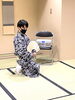 真剣に動きを見つめる先生。じつはお優しいんです♪「【体験】【日舞】秋も翔！翔！藤間 翔（カケル）先生の日本舞踊教室♪【初心者】【浴衣】」