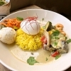 パクチーとクミンが効いた、辛～いスパイスカレーでランチ♪