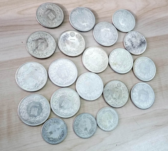 「古銭コイン 1円銀貨など」