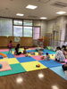子育て広場の指導員と遊んで待っている様子「5月の骨盤ヨガ講座を開催致しましたー！！！」