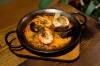 パエリアは2人前のMサイズ、大人数で楽しめるLサイズをご用意「the fresca oysterbar & kitchen」