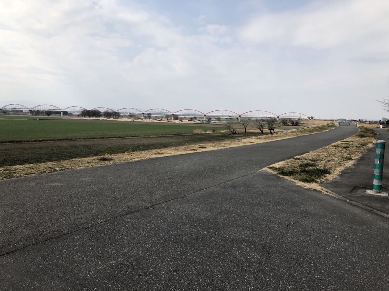 10km超えコース 水管橋を励みに 荒川土手を走るコース 走る 編集部 目指せ完走 パンジーマラソンまで50日間の戦い こうのす広場 鴻巣市 10km超えコース 水管橋を励みに 荒川土手を走るコース 走る 編集部 目指せ完走 パンジーマラソンまで50日間の戦い こうのす広場 鴻巣市