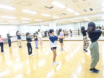 伊奈町公共施設のスタジオで活動中
駐車場があり車での送迎もOK「HANA DANCE CLUB」