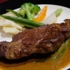 牛フィレ肉のステーキ　ブラックペッパーソース