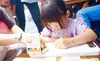 ミニテーブルでは色混ぜからお片付けまでが遊びながら学べる特別なクレヨンの体験も「江戸川区の親子教室｜やさしいマルシェ出店レポ＆7/4いろとりどり展のお知らせ」