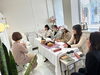 出張講座承ります。アロマを学びたい方は是非「川越アロマ講座開催！駅近ネイルサロンにてアロマ基礎座学とクラフト。川越ランチを挟んでアロマ化粧水やアロマハンドクリームなどオーガニック、無添加は当たり前の手作りコスメを作ります。リップや香水も人気！川越ネイルサロンに出張講座行きました！」