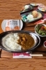 揚げパンとアイスがセットになった海軍カレーセット
「しらね食堂」