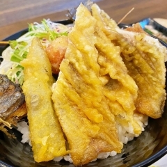 【盛岡市】食べ飲み処 すみっこ／岩魚天丼（税込1,100円）