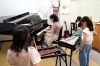 合奏の様子。好きな楽器をピアノに合わせます！「楽音楽教室」