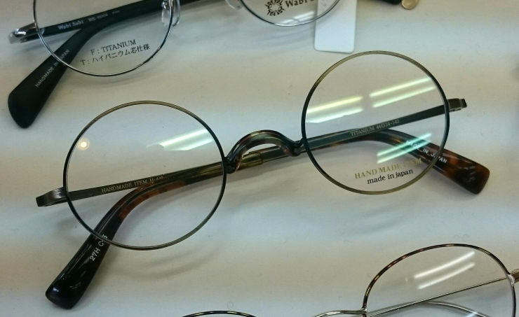 「ヨシダメガネさんの丸眼鏡」