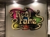 帯広の夜を華やかに♪　艶やかなロゴサインが目印です「Real Fake」