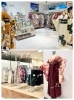 店内に並ぶ豊富な商品。振袖も袴も常設展示しています。「きもののきらりパームシティ本店」