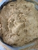 寝かせて更に馴染ませるとカレー風味がでます「会津鶏カレー餃子は「1/10挽き」から。ホロっと口溶けする唯一無二の仕込み」