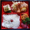 「明日の日替り弁当は白身魚のフライ」