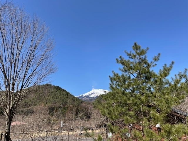 松原スポーツ公園から御嶽山を望む「木曽町三岳・王滝村への県道20号は桜が見頃です」