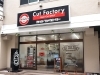 ビルの1階に店舗がございます「Cut Factory 川口店」