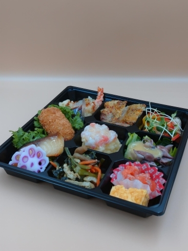 「折詰め弁当」