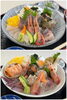 【上】ちょうどいい海鮮丼　【下】やりすぎ海鮮丼「酒市水産部」