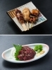 焼き鳥はもちろん、一品料理も種類豊富にございます。「炭焼き はぶ鶏」