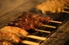 「炭焼き はぶ鶏」備長炭で焼き上げる熟成鶏と、朝どれ海鮮が楽しめる居酒屋