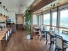 テーブル席とカウンターのみの小さな店内。予約がおすすめです。「和伊's dining kitchen 向日葵」