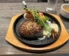 「和牛ハンバーグキッチンてんとう虫」お箸を入れた瞬間溢れる肉汁！熱々鉄板の絶品和牛ハンバーグ