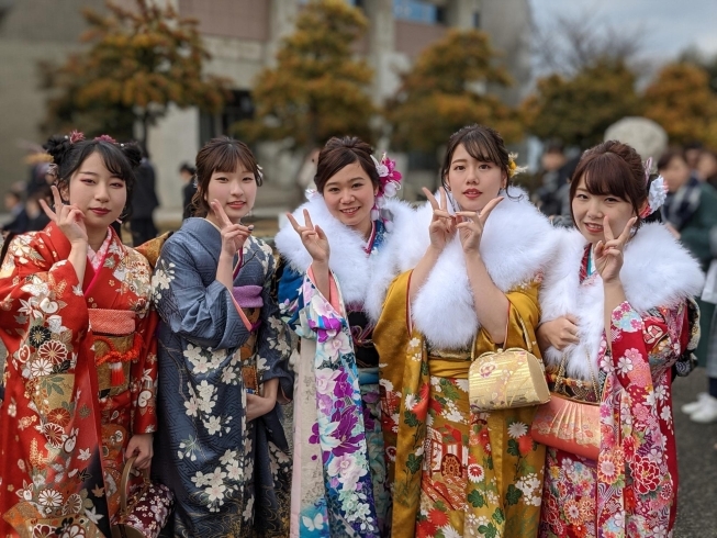 「東予・小松・丹原地域が対象の成人式会場に来ています！」