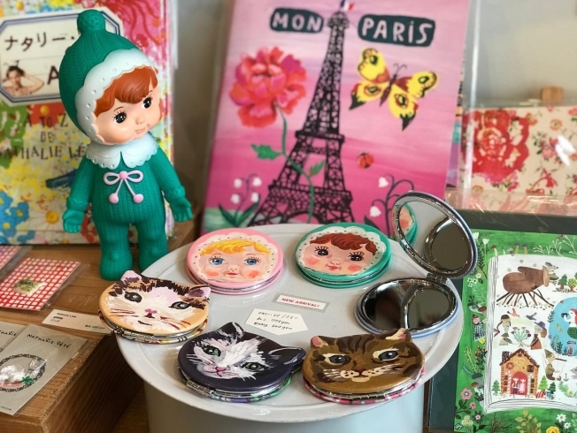 表参道でもフランスのnathalie Lete ナタリーレテ さんデザイン チャーミーちゃんコンパクトミラー 販売中 世界で人気 葛飾生まれのお洒落 インテリア チャーミーちゃん 児玉産業toy株式会社のニュース まいぷれ 葛飾区