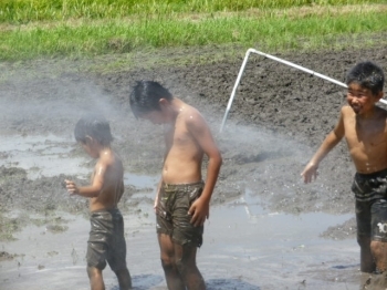 じっと我慢。<br>水圧が強いんです