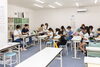 教室は2階にあり、光が差し込む明るい空間です「公文式西葛西駅北教室」
