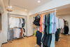 シンプルなデザインが多いので、手持ちの服に合わせやすい！「マチクロ」