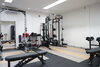 トレーニングルームのほか、更衣室やロッカーも完備「YOKO's GYM TOKYO 船橋 大神宮下」