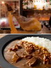 原木から切り出すハモン・セラーノ＆ランチの牛すじカレー「創作バル カッツェ」