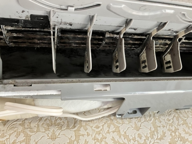 洗浄前「【鎌ケ谷市・施工事例】戸建て住宅のエアコンクリーニング」